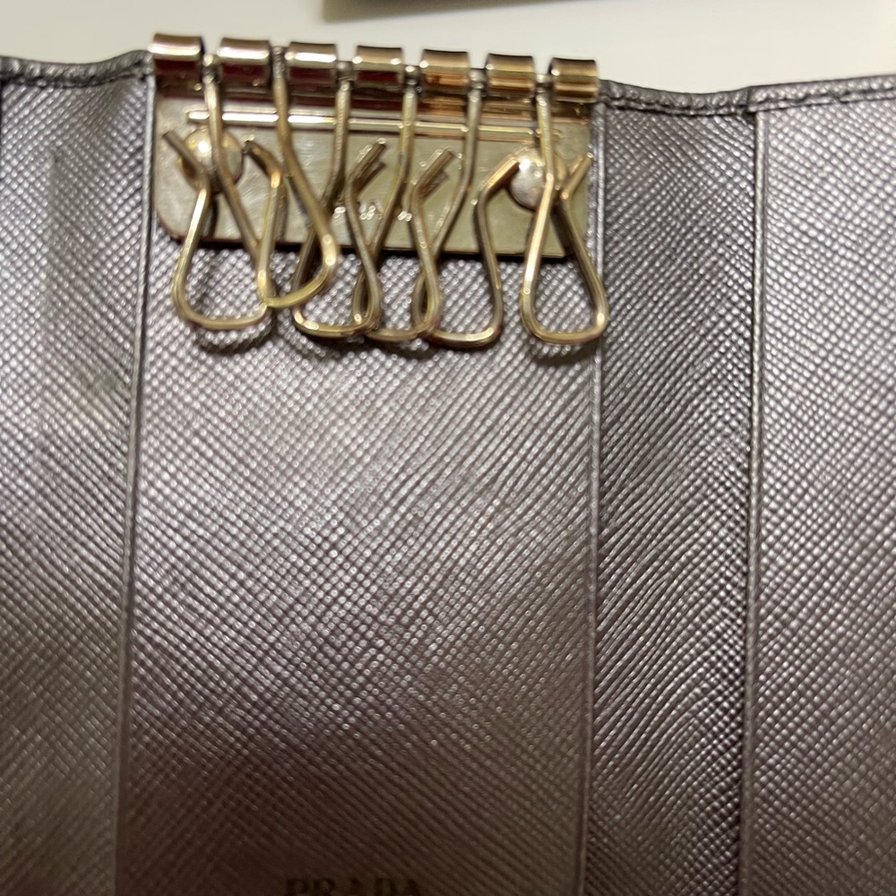 Prada Gunmetal Saffiano Key Holder / Card Tri-Fold Organizer Unisex - Picture 7 of 13